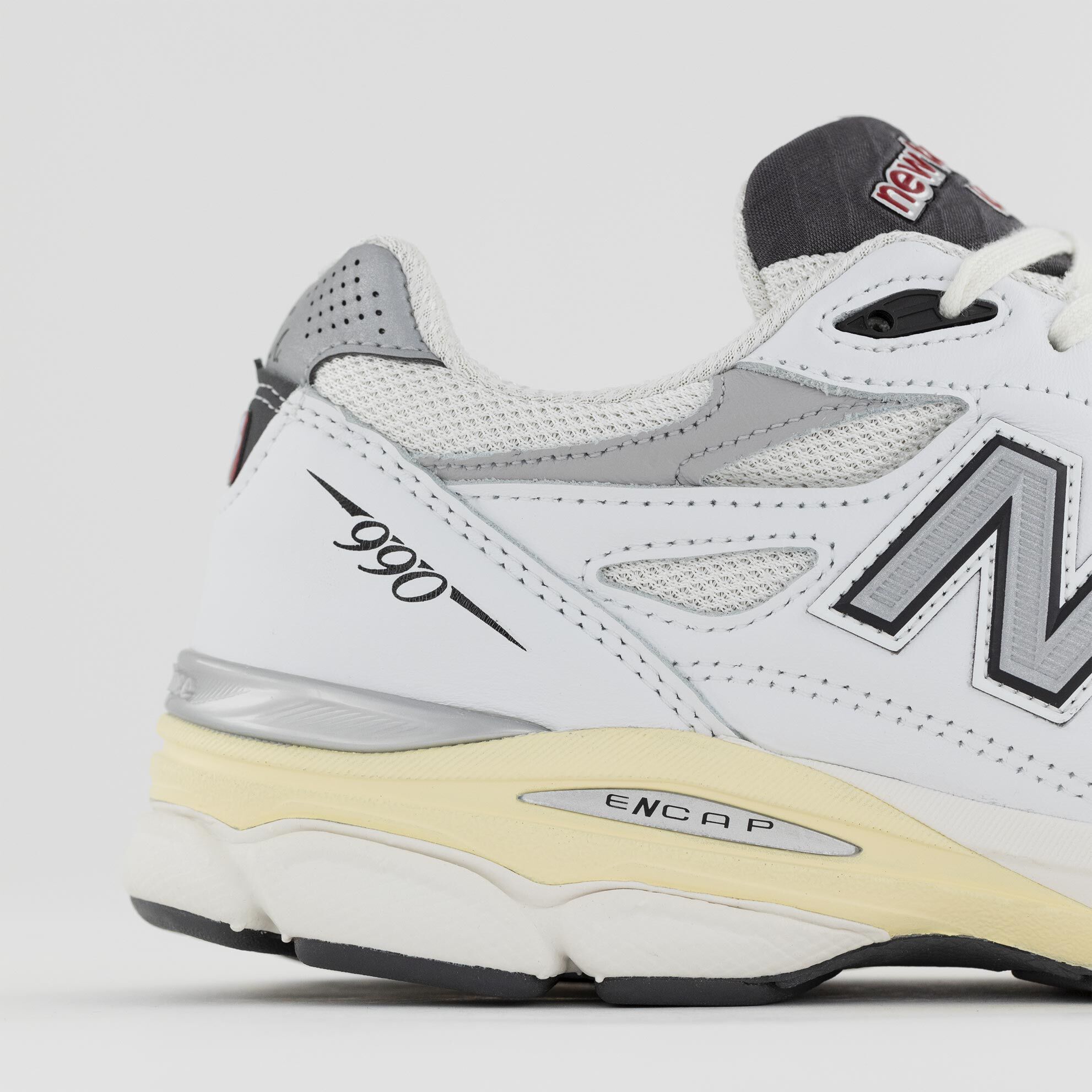 Mens new store balance 990v3